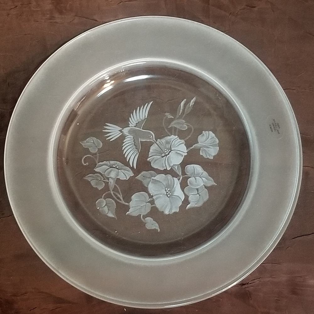 Avon 24% Full Lead Crystal Hummingbird 8" Luncheon Plate Etched / Frosted 1986